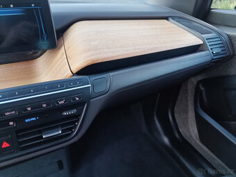 BMW i3 LED, kůže, šíbr, kamera, tepelko, velká naviagce - 19