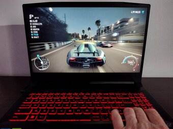 Msi Katana 15,RTX 3060,intel-6 core,Top stav. - 19