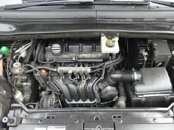 Citroën C4 Picasso 1.8 CNG originál - 19