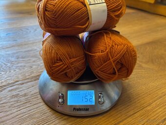 Vlněná příze - různé druhy - 19 kg celkem - 19