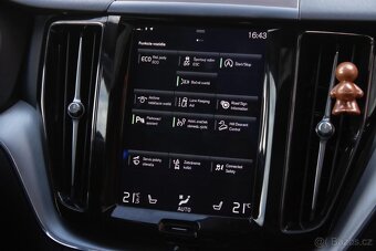 Volvo XC60 D4 2.0L Drive-E Momentum Geartronic - 19