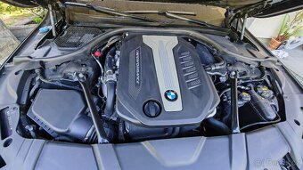 BMW 750D M-Sport, xDrive, 2018, najeto jen 92500km, TOP STAV - 19