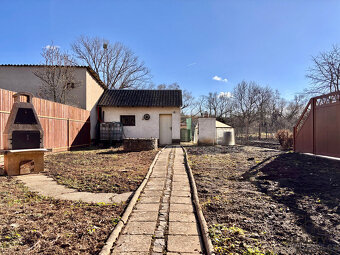 Prodej řadového rodinného domu 6+2 282 m2, pozemek 395m2 obe - 19