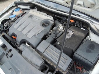 Seat Leon 1.6TDi 77kw(105hp) automat r.v.1/2011 - 19