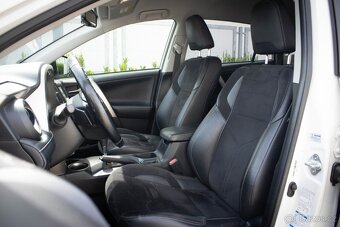 Toyota RAV4 2.2D 110kw A/T 4x4 / AJ NA SPLÁTKY / - 19