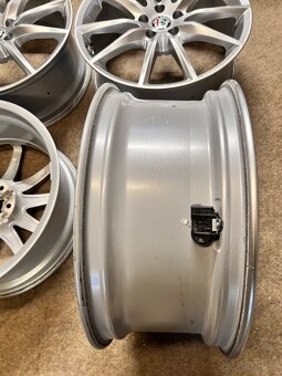 5x110 R19 ORIG. Alfa Romeo Stelvio - TOP STAV - 19