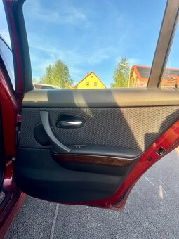 BMW 330d E91 Touring 180kW • Automat • TOP výbava, Lifestyle - 19
