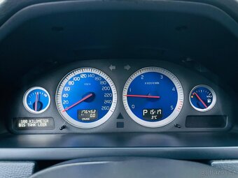 Volvo XC90 2.4 D5 4x4 AUTOMAT R-DESIGN FACELIFT NEZÁVISLE T. - 19