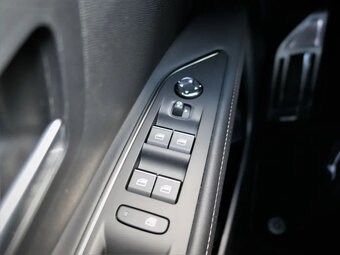 Peugeot 3008, GT Plug-in HYBRID 225 e-EAT8 - 19