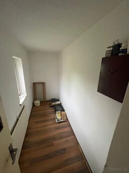 Rodinný dům s truhlářskou dílnou v malebné obci Pařezov - 19