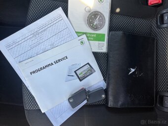 Škoda Octavia 1.6 TDi DSG Navigace, Tempomat - 19