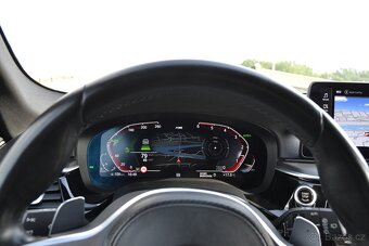 BMW rad 5 Touring 530d xDrive Mpaket LED+ 360 cam Webasto - 19