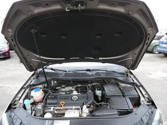 Volkswagen Passat 1.4 TSi 90kW serviska, 2x kola - 19