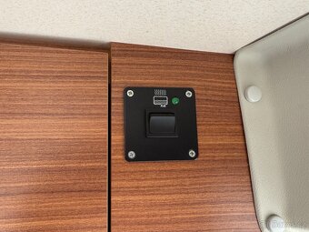 Obytná vestavba Adria Twin Active, tažné zařízení, kola R20 - 19