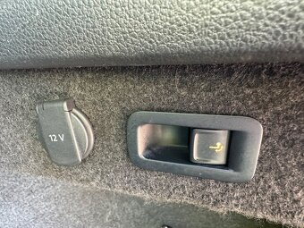 VW Passat   B8 variant 2.0tdi 110kw 8/2022 Business LED KAM - 19