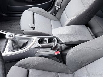 BMW E87 - 120D - 19