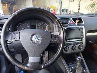 Prodám cabrio VW eos 2,0 fsi 110kw, 6ti rychlostní manuál - 19