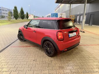 Mini Cooper SE 2022, pouze 15200 km, aktivní parkovací asist - 19