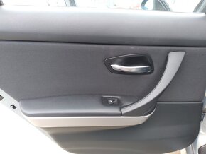 BMW 320i 110kW KLIMA - 19