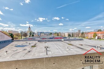 Pronájem zrekonstruovaného bytu 3+kk s pracovnou, 82 m2, ul. - 19