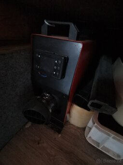 Polsky karavan N126, Polak N126, Lednice, Naftové topeni - 19