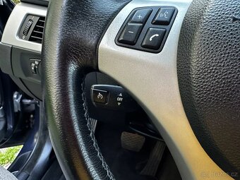 BMW E91 320i 110kW Kůže Navi Automat Panorama ALU R17 - 19