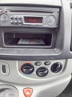 RENAULT TRAFIC 1,9 DCi 100 /2005/159 tkm/ČR/ po STK - 19