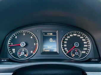 Volkswagen Touran 2.0TDI 103KW MANUÁL LED VÝHŘEV SERVISKA - 19