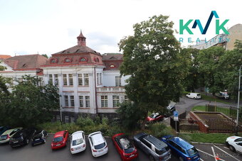 Prodej bytu 3+1, 94 m², mezonet, 2x mansarda, OV, Karlovy Va - 19