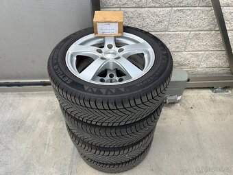 HYUNDAI ix20 1.4i 66 KW 1.MAJ.PDC VYHŘ.SED.2x KOLA 49000km - 19