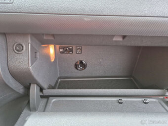 Volkswagen Caddy 1,6 TDI Life Klima ESP 5 Míst 219.999Kč - 19
