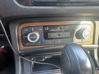 Volkswagen Touareg 4MOTION Maximální výbava - 19