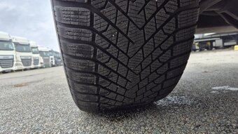 MERCEDES-BENZ AMG G 63 - 19