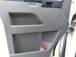 VOLKSWAGEN TRANSPORTER 2.5 TDI 9 MÍST 96kW - 19
