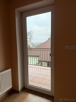 Zánovní okna a dveře + venkovní rolety - 19