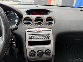 Peugeot 308, 1.4i+LPG, 72kw Man. Nová STK - 19