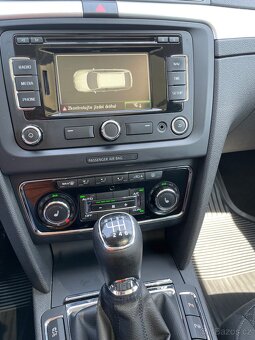 Škoda Superb 2.0tdi 2014 MANUAL,LED,NAVI,ALU R17,TAŽNE - 19