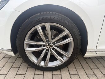 VW PASSAT B8 2.0 TDi MATRIX VIRTUAL KAMERA TAŽNÉ - 19