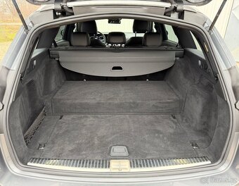 Mercedes Benz E300de T Saloon - 19