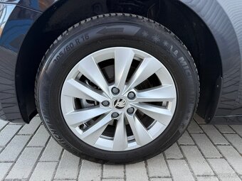 Škoda OCTAVIA IV 1.5 TSi SELECTION LED KAMERA 2025 ZÁRUKA - 19