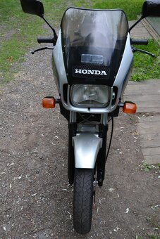 Honda VF 1000F - 19