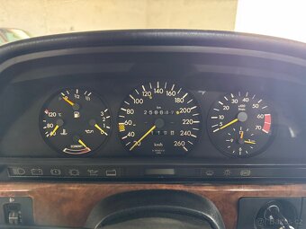 Mercedes - Benz W126 560 SEL - 19