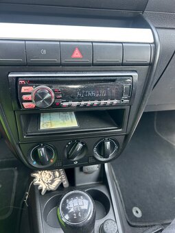 Volkswagen Fox 1.2htp 40 kw 10/2006 - 19