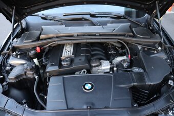 BMW 318i, 1.8 105kw, servisovaný, bez koroze, jen 145 000km - 19