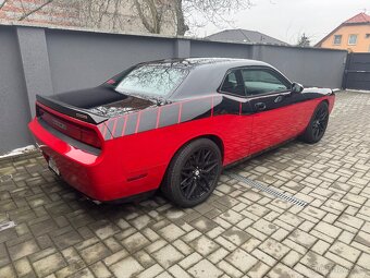 DODGE CHALLENGER SRT 6,1 - 19