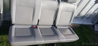 PRODÁM TROJSEDAČKU ORIGINÁL VW T5 TRANSPORTER - 19