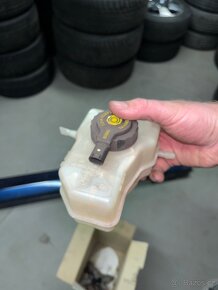 Náhradní díly bmw 1 e81,e82,e87,e88 benzin 3 E90,91,92,93 X1 - 19