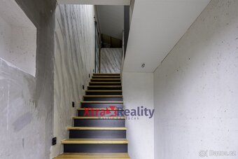 Prodej rodinného domu, 387m2, garáž 50m2, ev.č. 00028 - 19