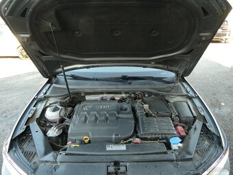 Volkswagen Passat 2.0 TDi 110kW DSG Highline,ČR,2xkola - 19