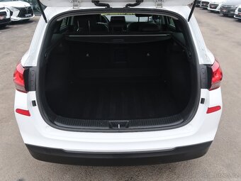 Hyundai i30 1.6CRDi,Style,1majČR,DCT,DPH - 19